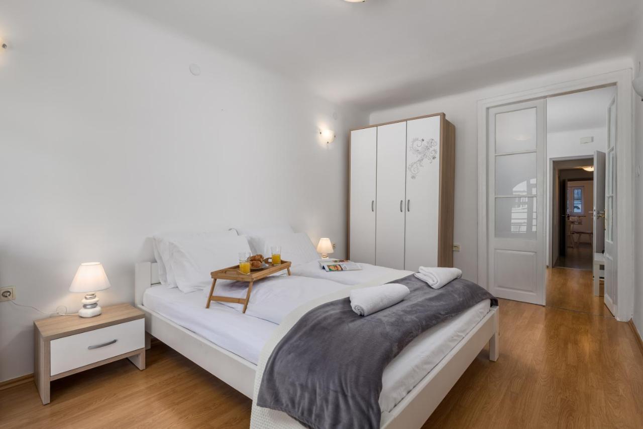 Main View Apartment Rijeka Luaran gambar